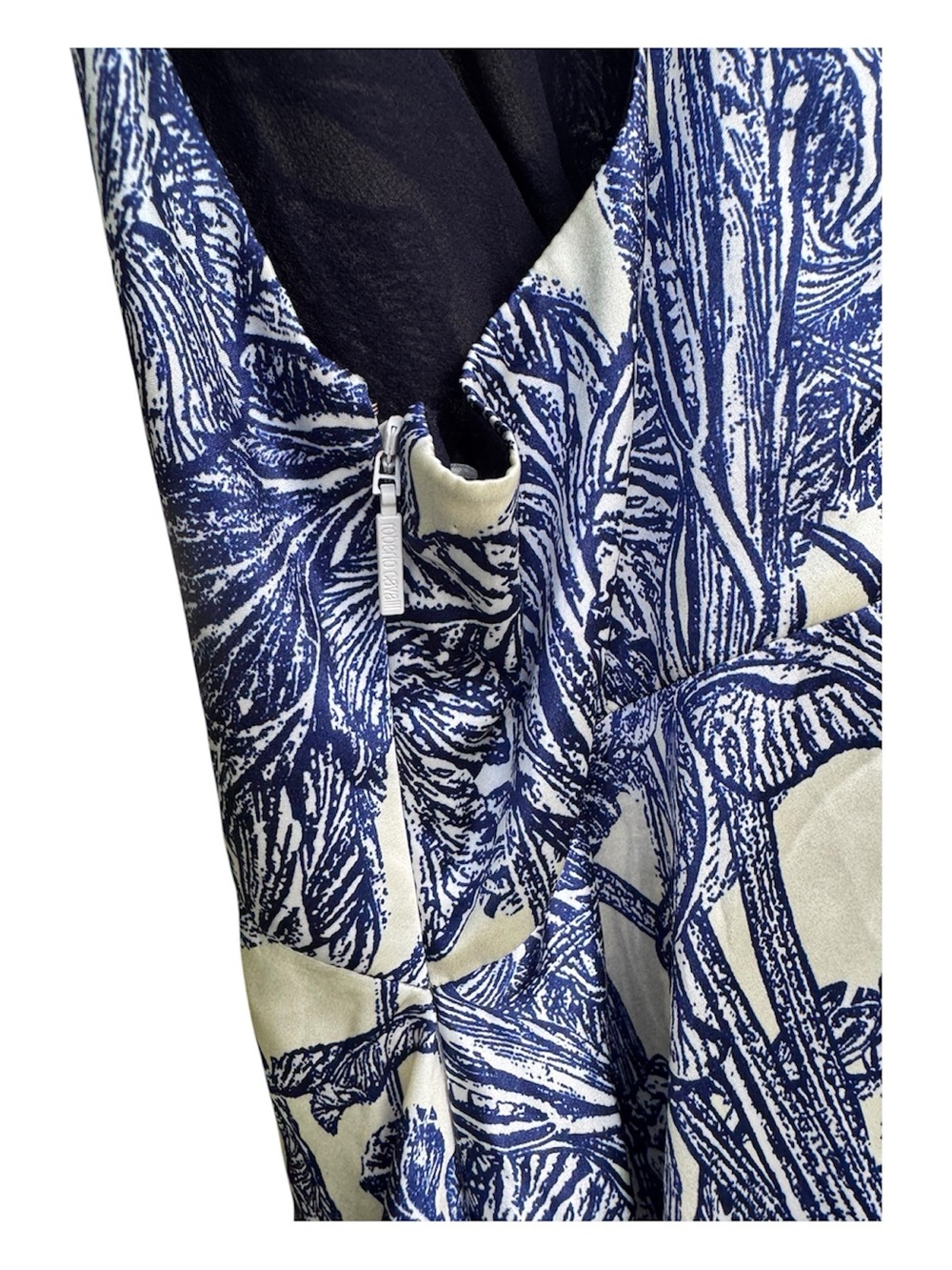 Roberto Cavalli Silk Blue and White Floral Tank Top - Picture 4 of 6
